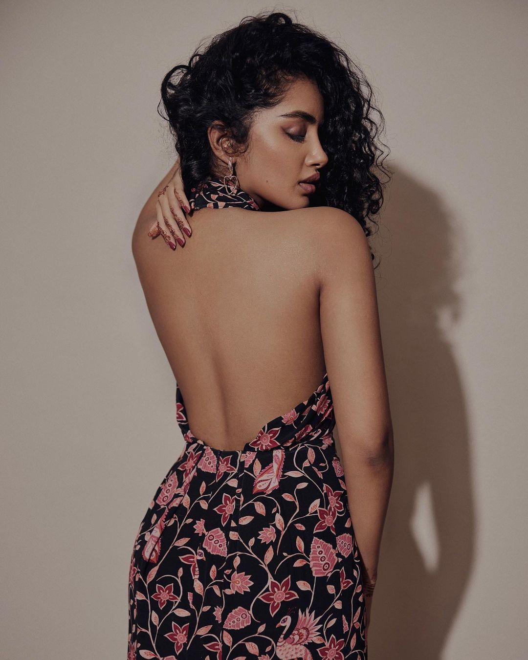 Anupama Parameswaran Flaunts Her Sexy Back In This High Slit Dress See Now